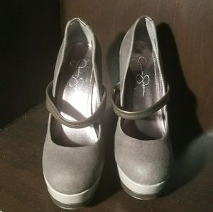 Jessica Simpson pumps